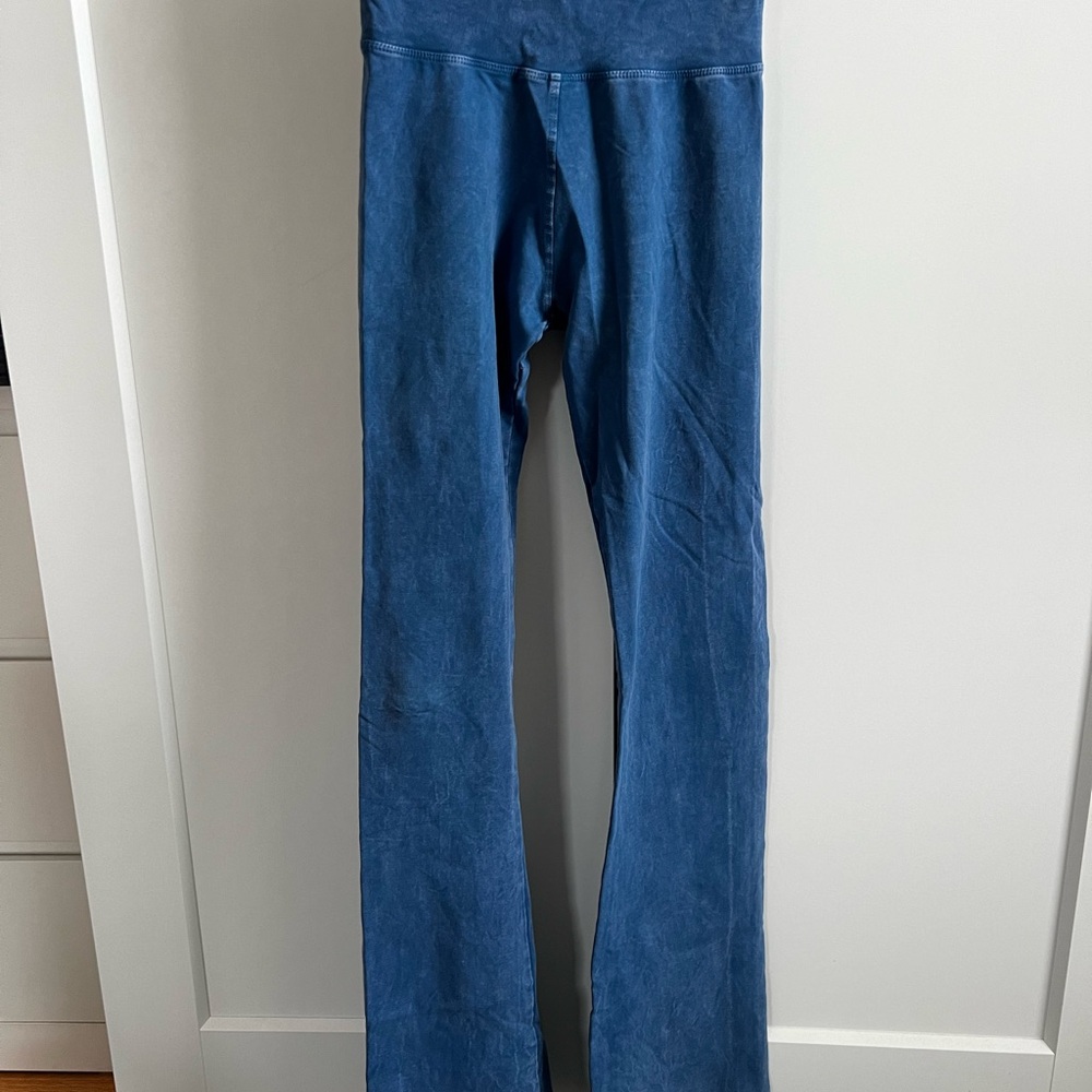 T Party Flare Yoga pants New without tags